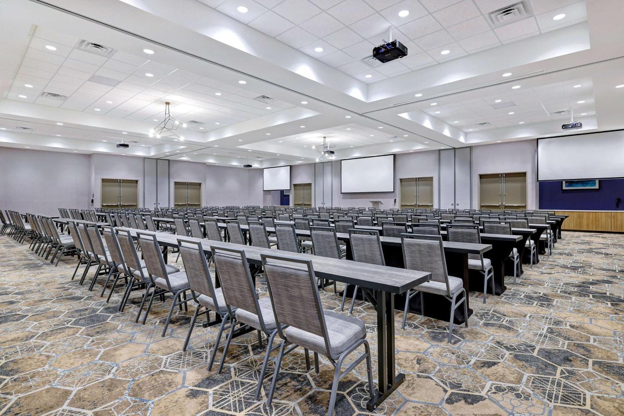 Hilton Garden Inn Cedar Rapids Extérieur photo