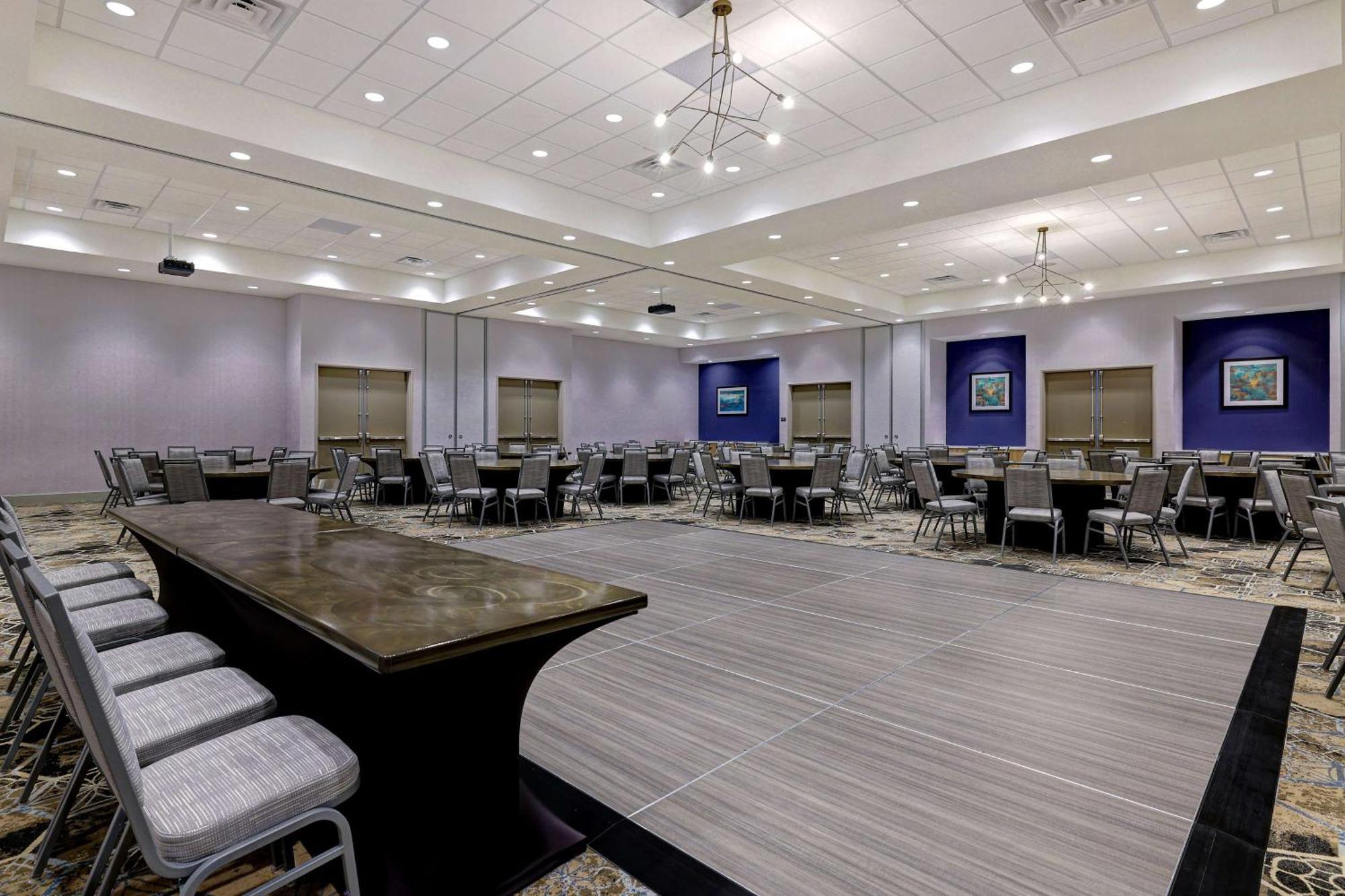Hilton Garden Inn Cedar Rapids Extérieur photo