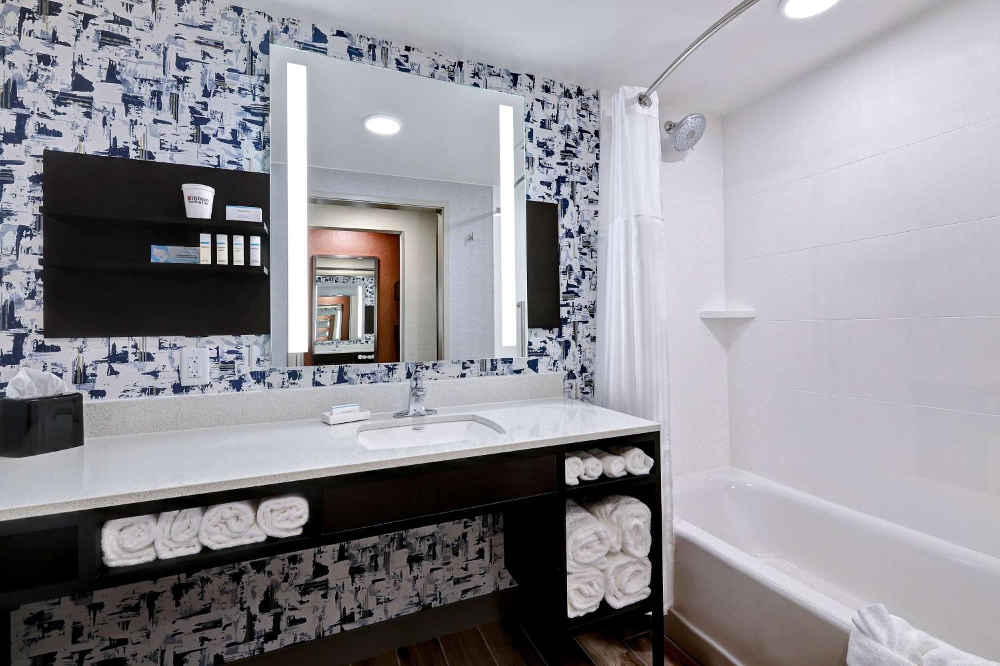 Hilton Garden Inn Cedar Rapids Extérieur photo